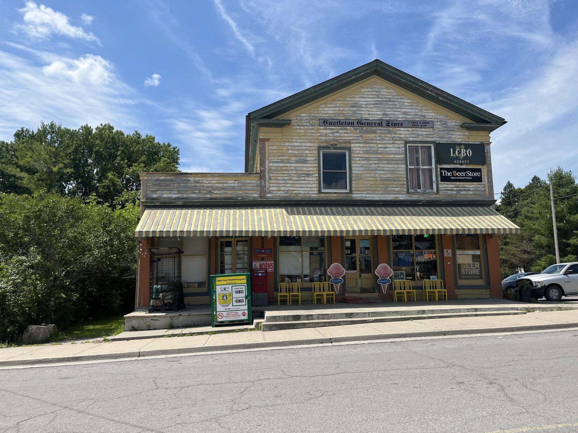 Exterior of Castleton General Store