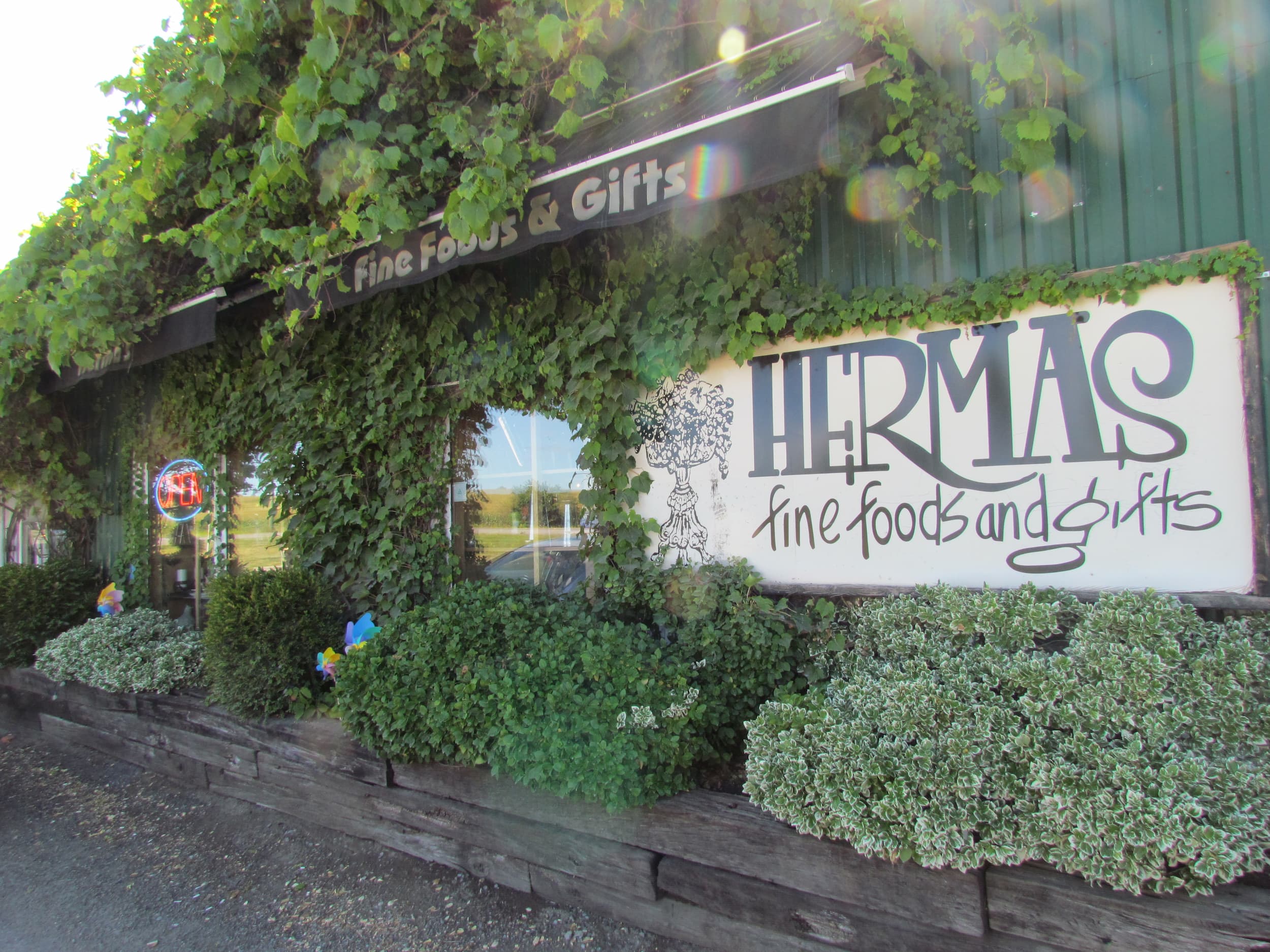 Hermas-Fine-Foods-and-Gifts-044