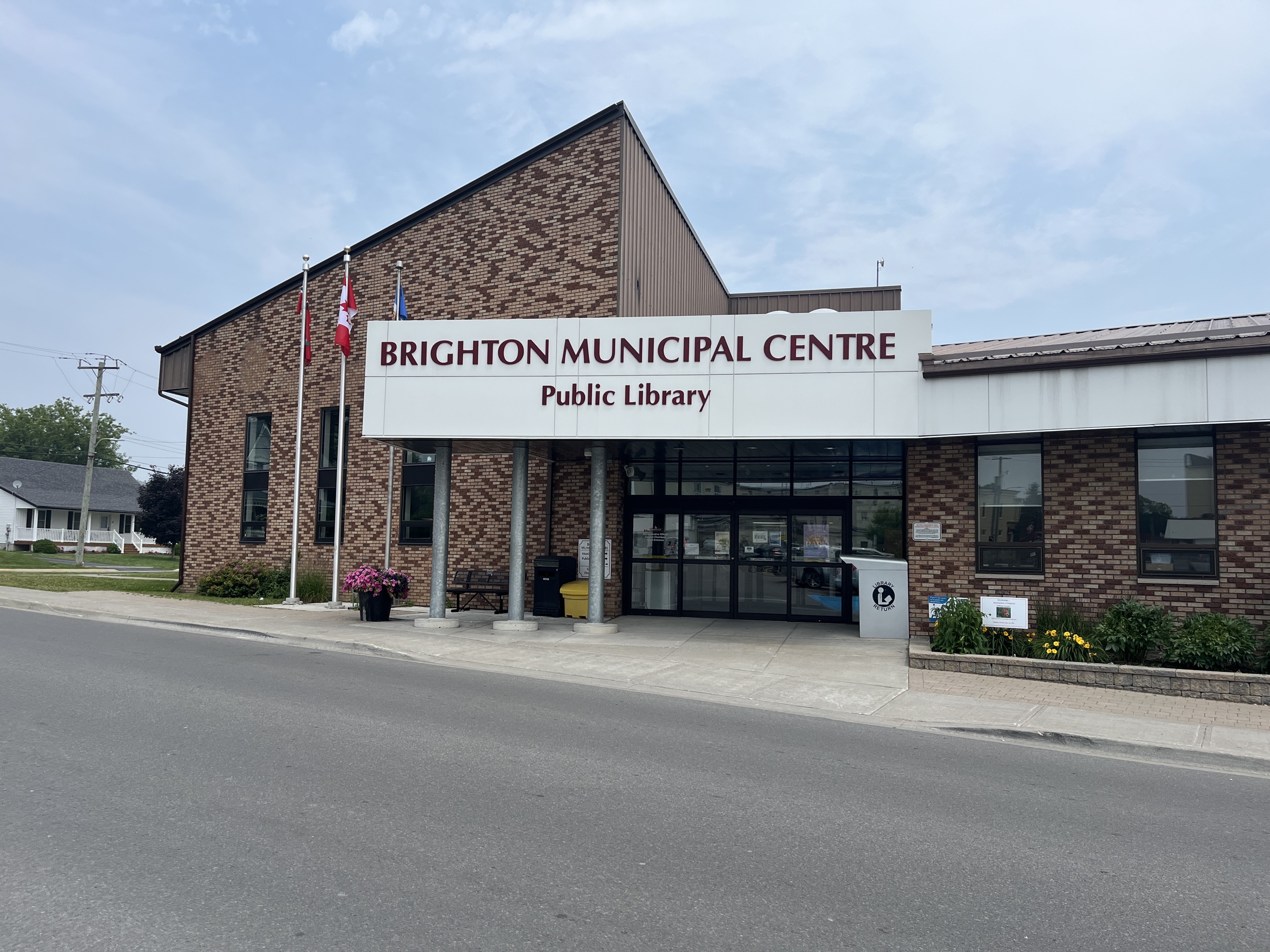 Photo of Brighton Municipal Centre, Public Library front entrance.