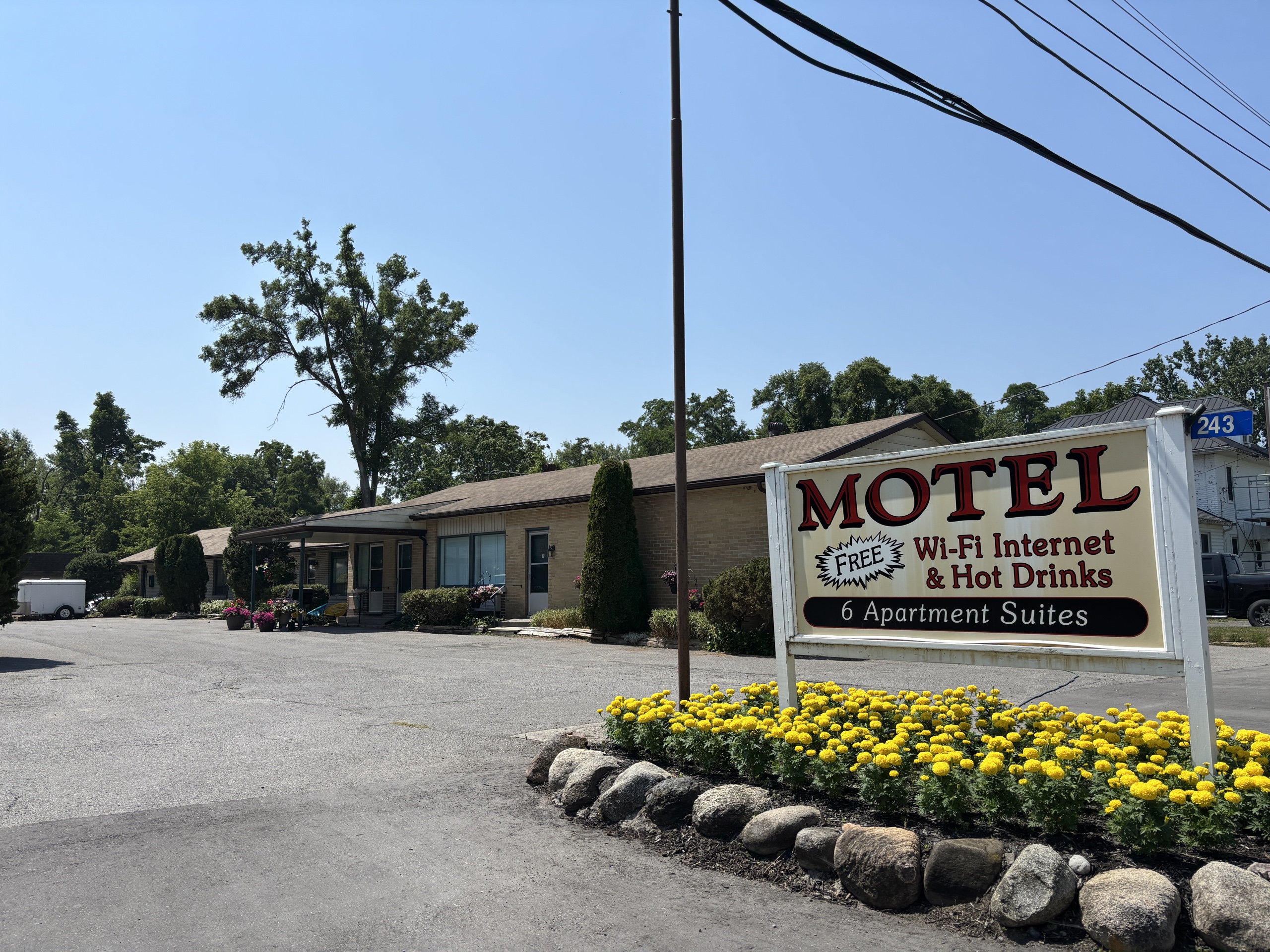 Exterior photo of Motel.