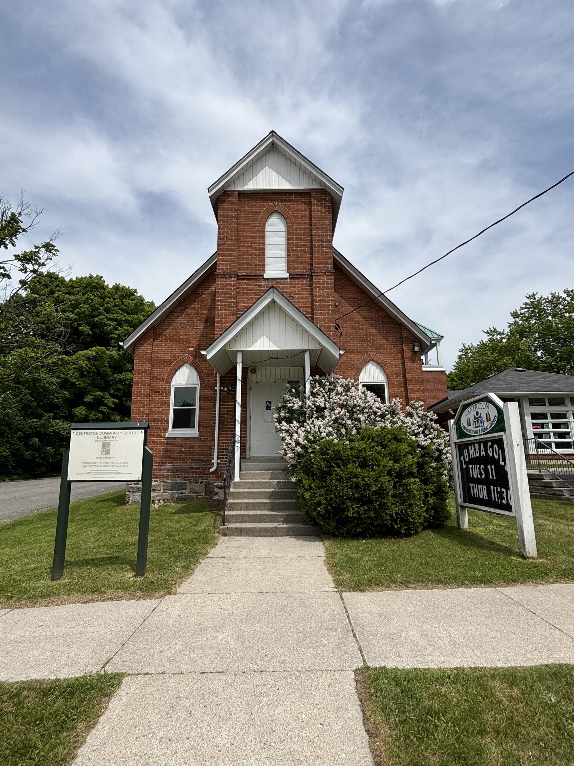 Photo of Centreton Public Library front entrance.