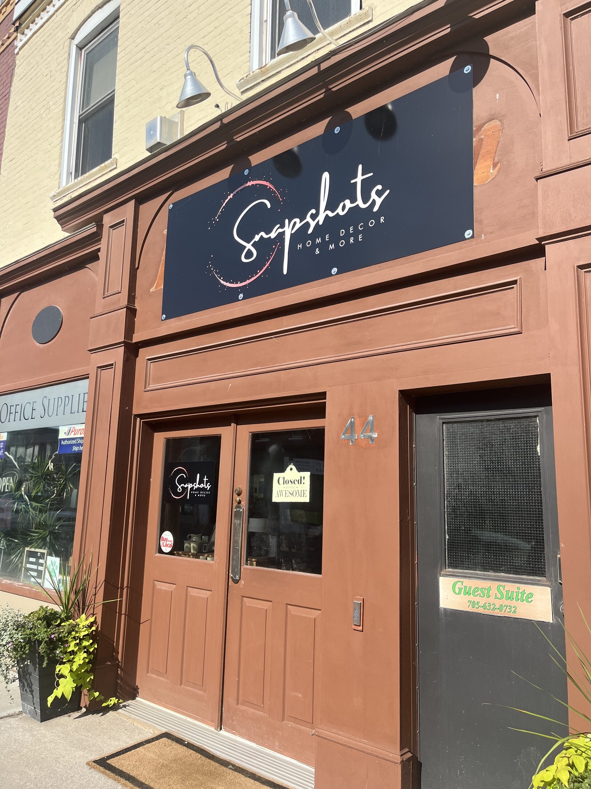 Photo of Snapshots store front.
