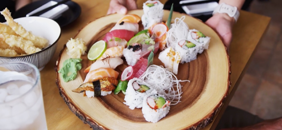 Sugoi Sushi logo