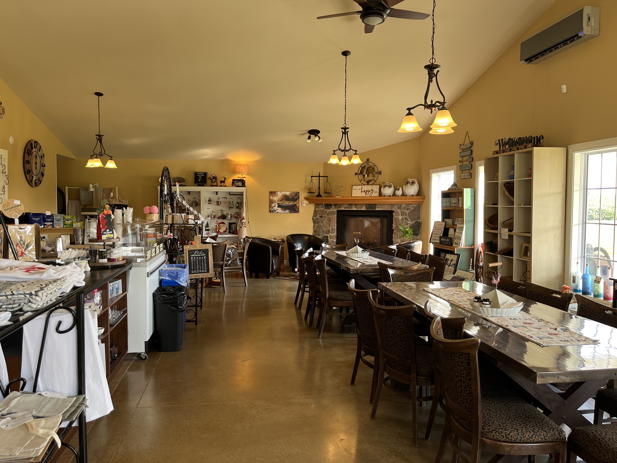 Photo of inside the shop of Robin's Nest Farm Market.