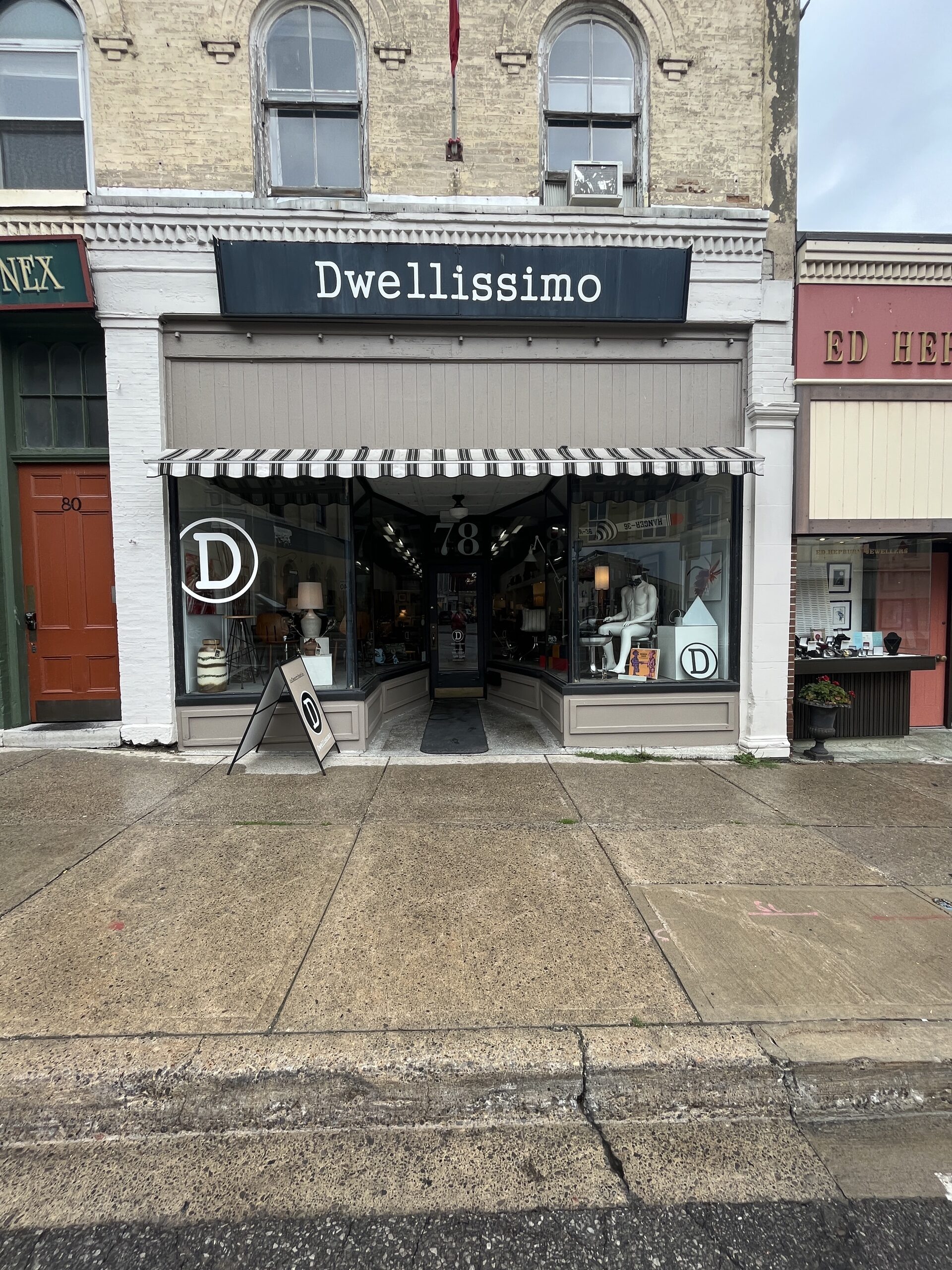 Photo of Dwellissimo storefront.