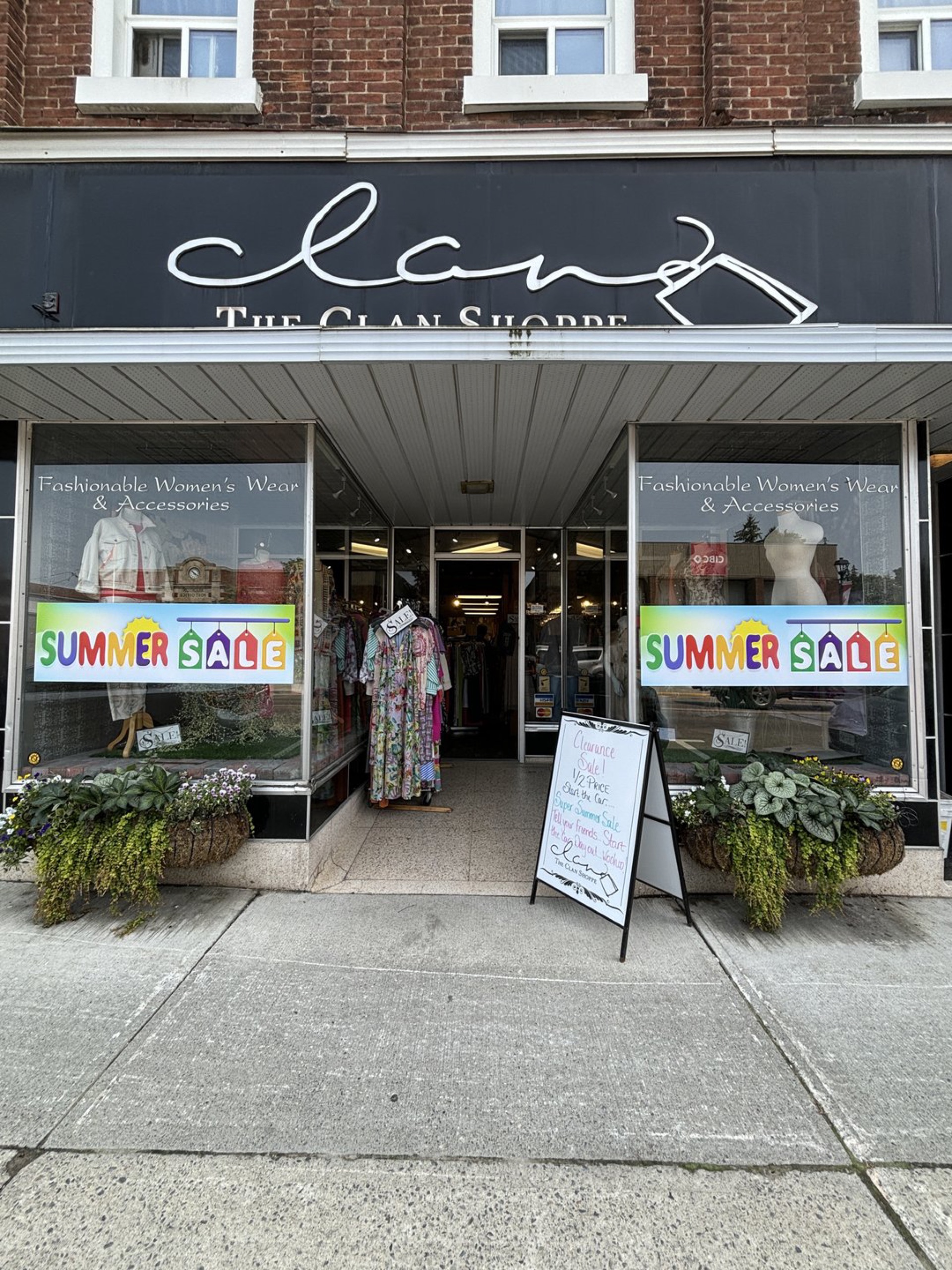 Photo of The Clan Shoppe storefront.