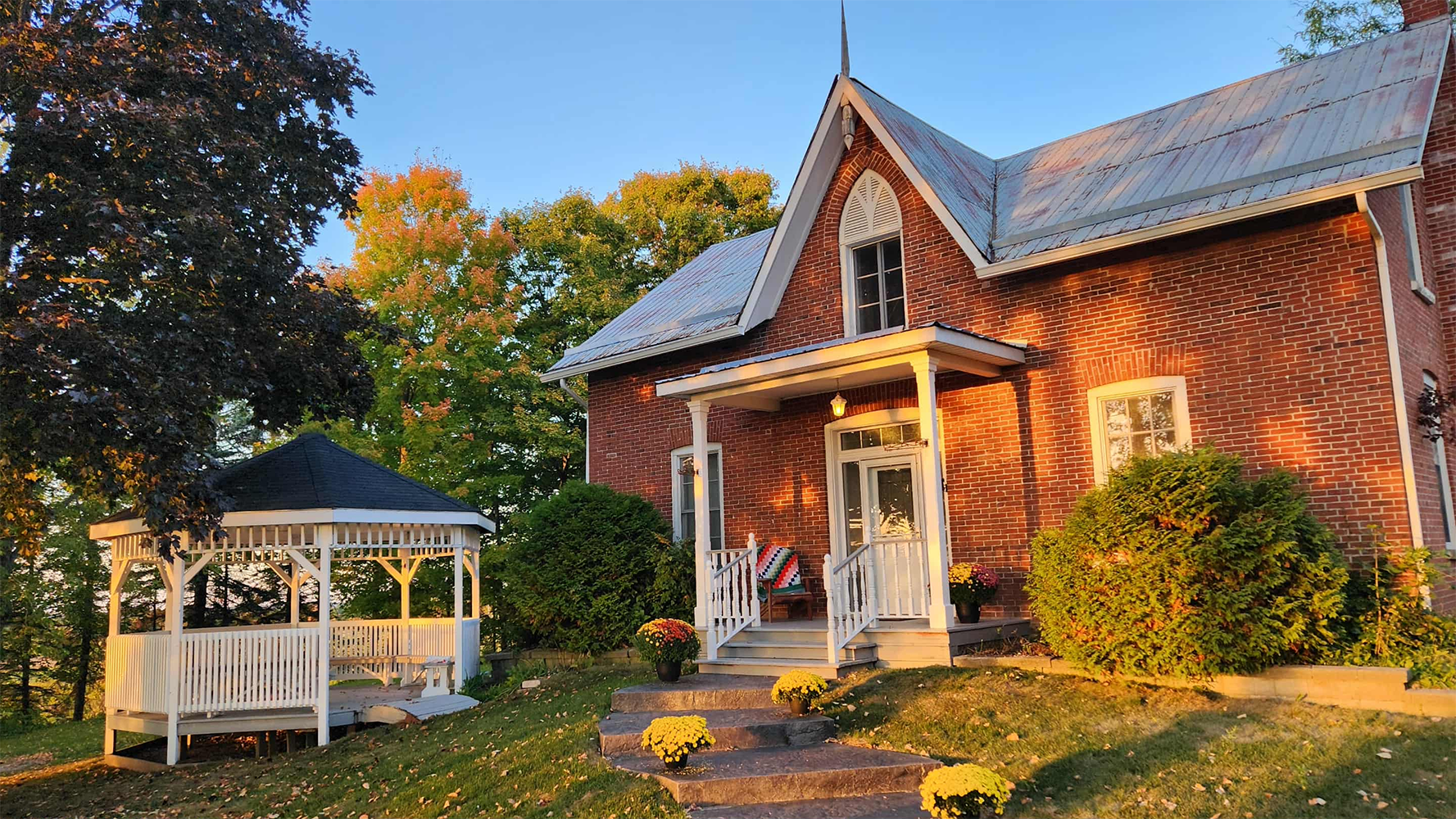 exterior view of Oakhaven Quilting Retreat