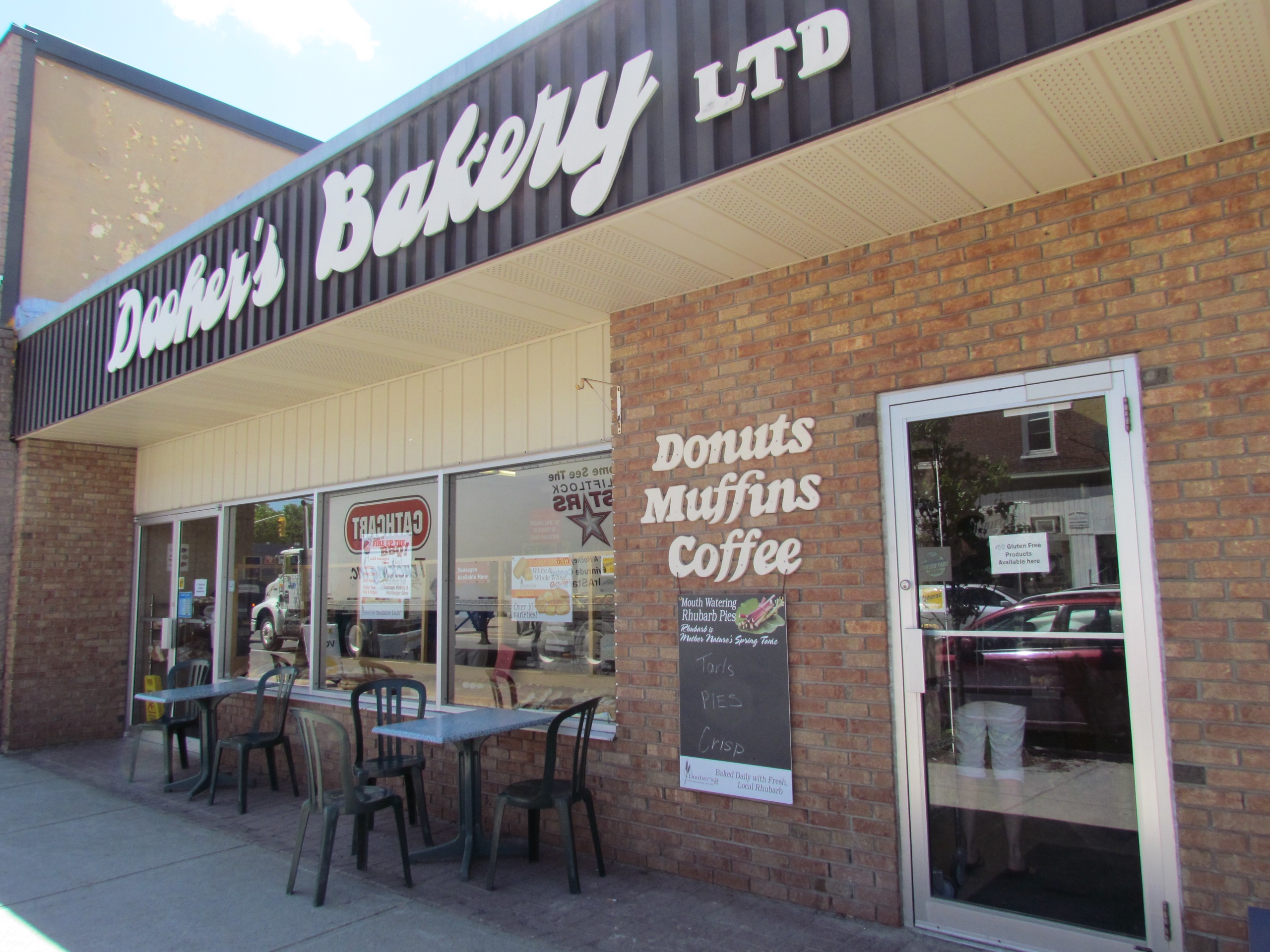 Photo of Dooher's Bakery storefront.