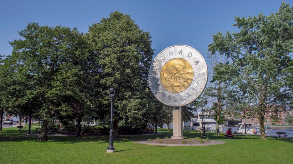Giant $2 coin statue