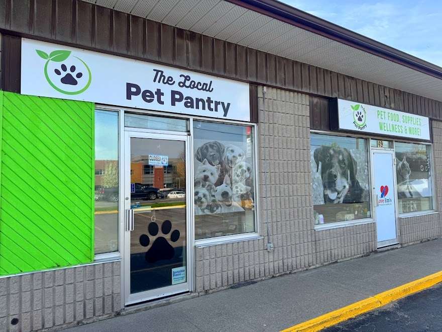 Local Pet Pantry business front.
